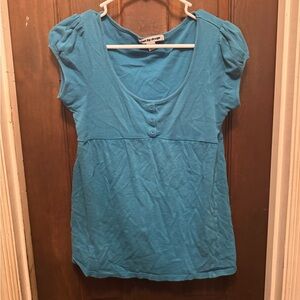 Women’s Juniors Blue Large Love By Design Short Sleeve Blouse